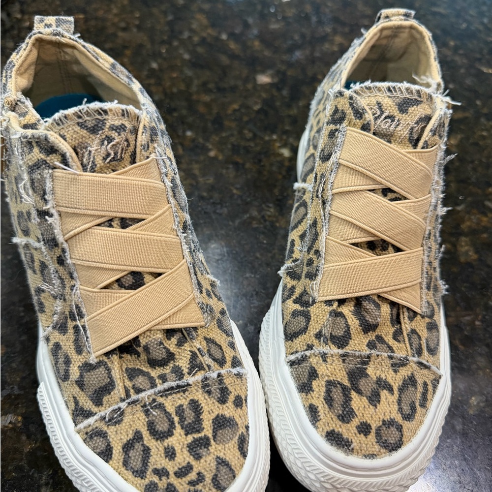 Women’s Leopard Print Ankle Booties in Tan